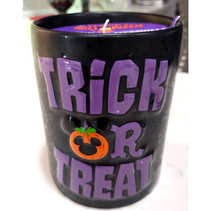Disney Parks Happy Halloween Mickey Trick Or Treat Pumpkin Spice Candle 18oz